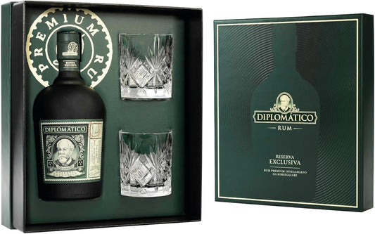 Rum Diplomatico Reserva Exclusiva con due bicchieri